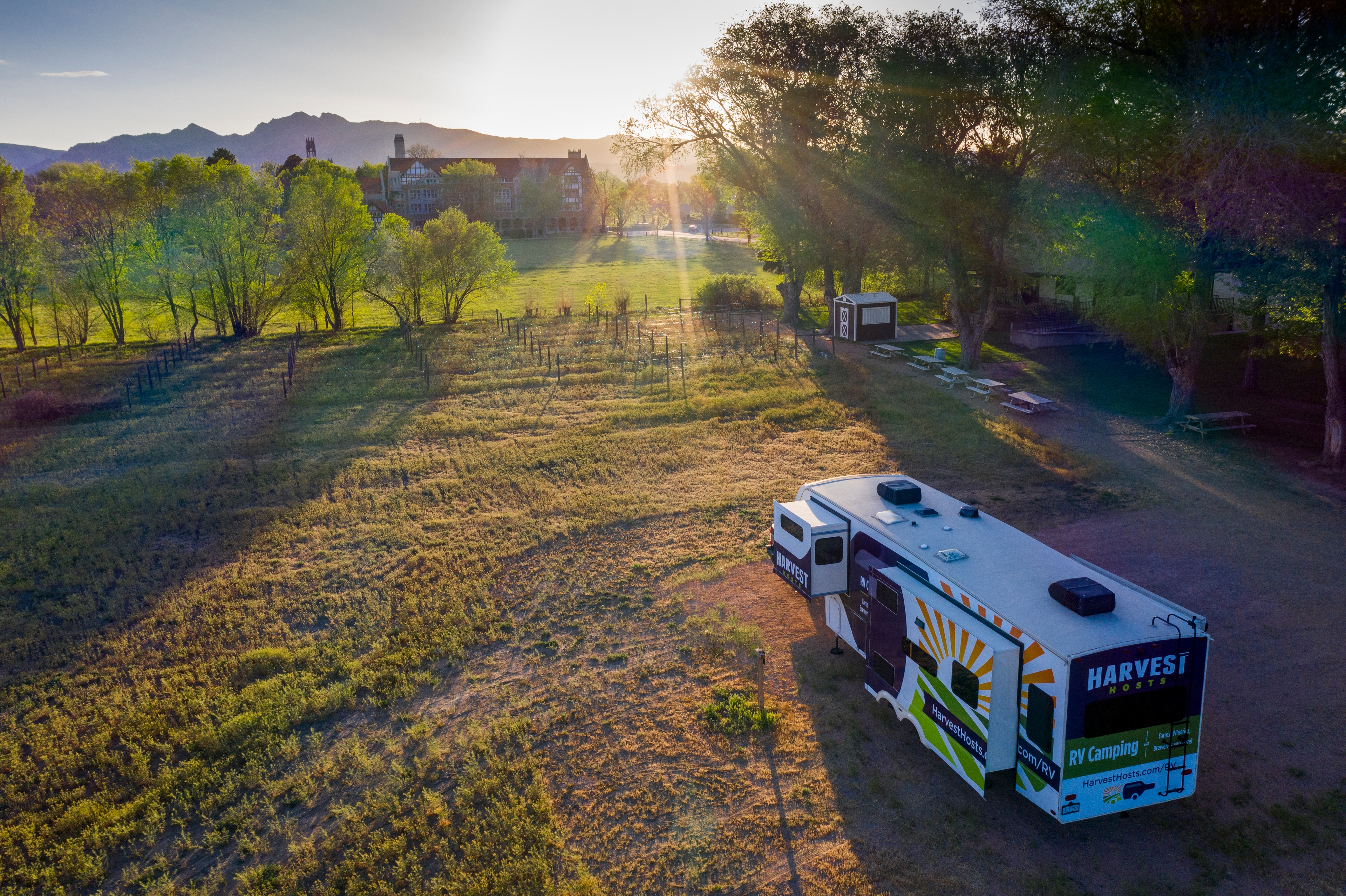 Sunshine State RVs Enhances Customer Experience with the Harvest Hosts Bulk Dealership Program