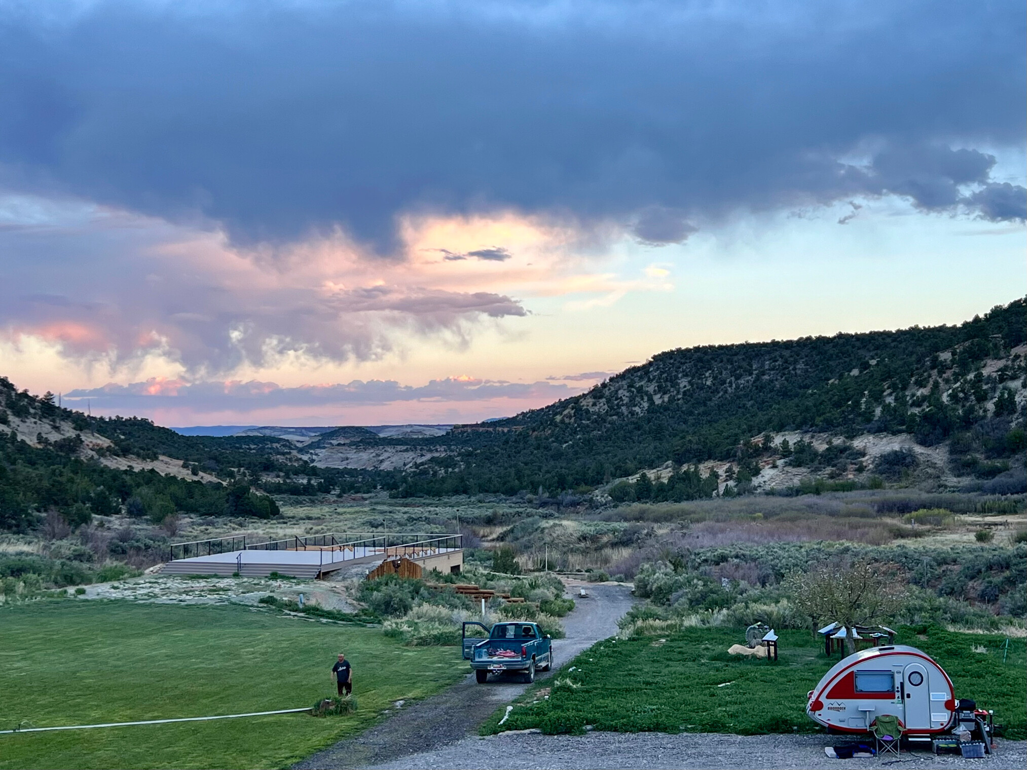 hh_boulder-mountain-guest-ranch_mid_611638_jasmine-ruth_24-06-06_ELucsZlKDLwHK9hU_60598e0d9e86172b48801eb85c17c2a0.jpg